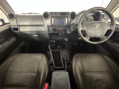 2014-Toyota-Land-Cruiser-79-40-Double-Cab_1
