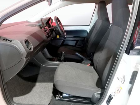 2016-Volkswagen-Up-Take-Up-10-5-dr_6