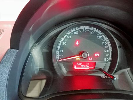2016-Volkswagen-Up-Take-Up-10-5-dr_7