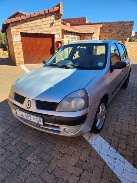 2005-Renault-Clio-14-Va-Va-Voom_2