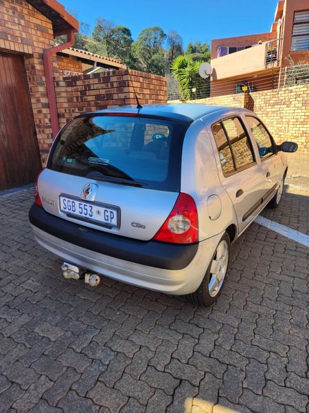 2005-Renault-Clio-14-Va-Va-Voom_5