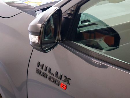 2026-Toyota-Hilux-28-GD-6-RB-SRX-Auto-Double-Cab_5