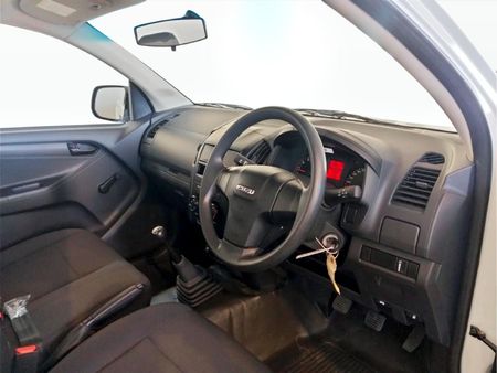 2026-Isuzu-D-Max-250C-Single-Cab_10