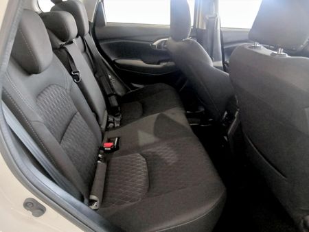 2025-Toyota-Urban-Cruiser-15-XR-Auto_11