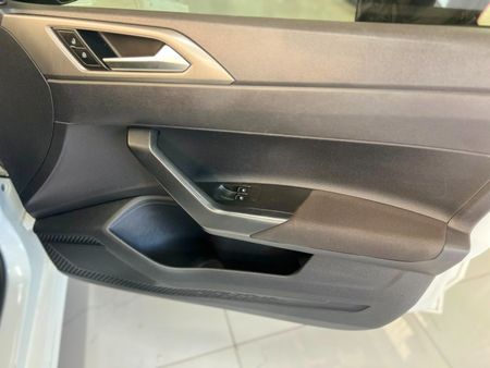 2019-Volkswagen-Polo-10-TSI-Trendline_14