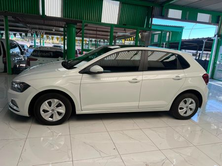 2019-Volkswagen-Polo-10-TSI-Trendline_15