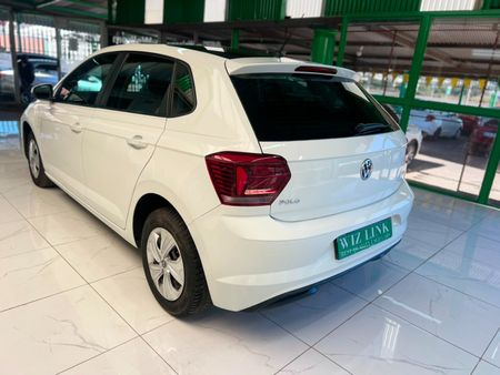2019-Volkswagen-Polo-10-TSI-Trendline_16