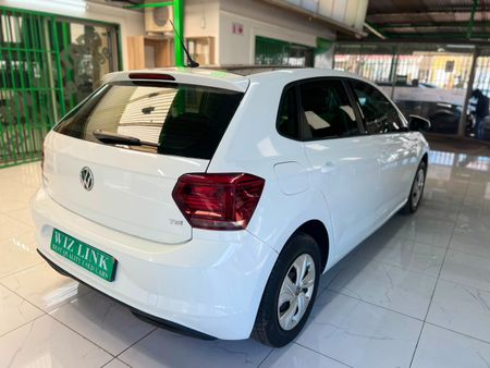 2019-Volkswagen-Polo-10-TSI-Trendline_18