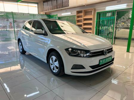 2019-Volkswagen-Polo-10-TSI-Trendline_1