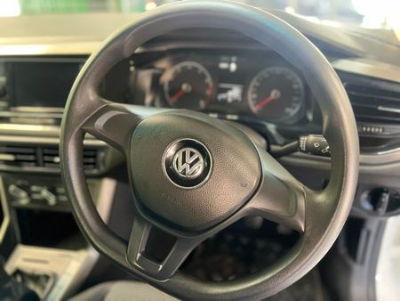 2019-Volkswagen-Polo-10-TSI-Trendline_8