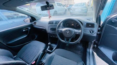2019-Volkswagen-Polo-Vivo-14-Trendline-5-dr_9