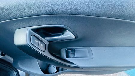 2019-Volkswagen-Polo-Vivo-14-Trendline-5-dr_11