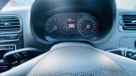 2019-Volkswagen-Polo-Vivo-14-Trendline-5-dr_8