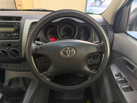 2007-Toyota-Hilux-27-VVTi-Raider-Double-Cab_11