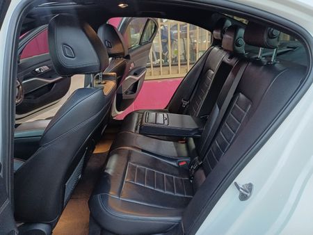 2024-BMW-3-Series-330i-M-Sport_16