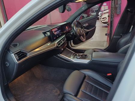 2024-BMW-3-Series-330i-M-Sport_17