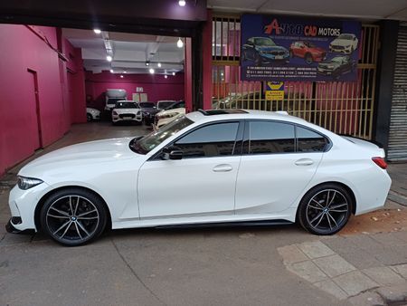 2024-BMW-3-Series-330i-M-Sport_4