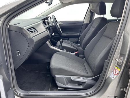 2018-Volkswagen-Polo-10-TSI-Trendline_6
