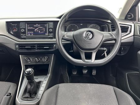 2018-Volkswagen-Polo-10-TSI-Trendline_8