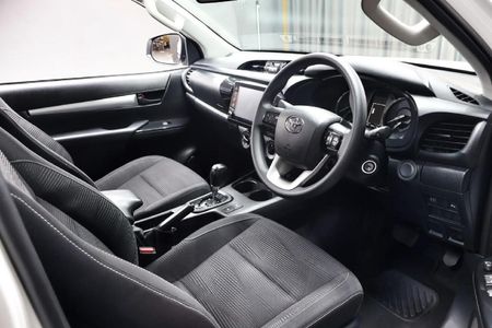 2024-Toyota-Hilux-24-GD-6-Raised-Body-Raider-Auto-Extended-Cab_9