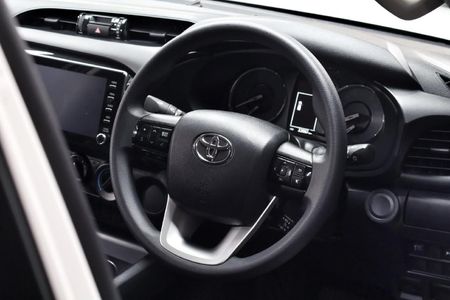 2024-Toyota-Hilux-24-GD-6-Raised-Body-Raider-Auto-Extended-Cab_10