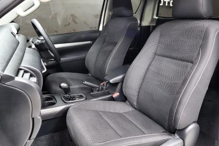 2024-Toyota-Hilux-24-GD-6-Raised-Body-Raider-Auto-Extended-Cab_17