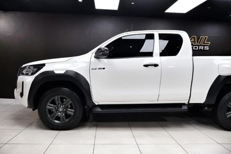 2024-Toyota-Hilux-24-GD-6-Raised-Body-Raider-Auto-Extended-Cab_3