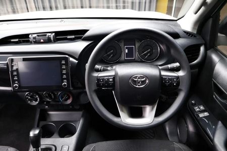 2024-Toyota-Hilux-24-GD-6-Raised-Body-Raider-Auto-Extended-Cab_8