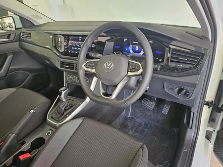 2026-Volkswagen-Polo-10-TSI-Life-Auto-DSG_9