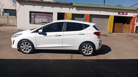 2018-Ford-Fiesta-10-EcoBoost-Trend-Auto-5-dr_3
