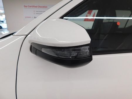 2025-Toyota-Fortuner-28-GD-6-RB-Auto_9