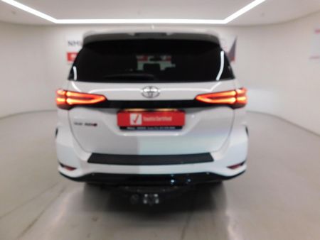 2025-Toyota-Fortuner-28-GD-6-RB-Auto_10