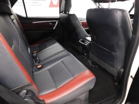 2025-Toyota-Fortuner-28-GD-6-RB-Auto_16