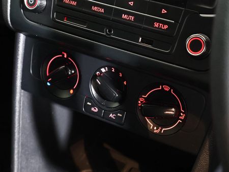 2022-Volkswagen-Polo-Vivo-14-Trendline-5-dr_15