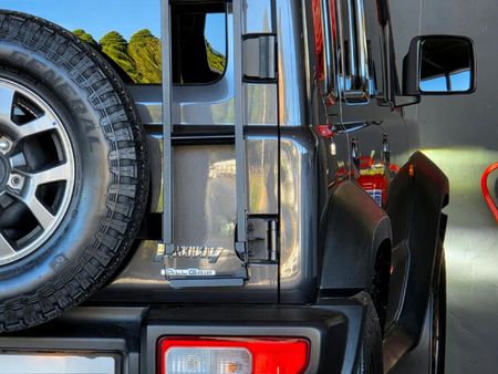 2025-Suzuki-Jimny-15-GLX-AllGrip-5-Door-Auto_10