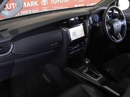 2022-Toyota-Fortuner-28-GD-6-4x4-Auto_16