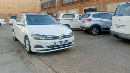 2019-Volkswagen-Polo-10-TSI-Trendline_0