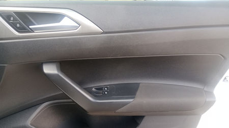 2019-Volkswagen-Polo-10-TSI-Trendline_11