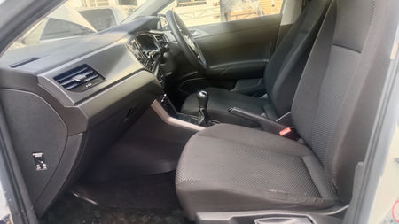 2019-Volkswagen-Polo-10-TSI-Trendline_12