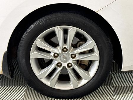 2014-Hyundai-i30-16-GLS-Premium_4