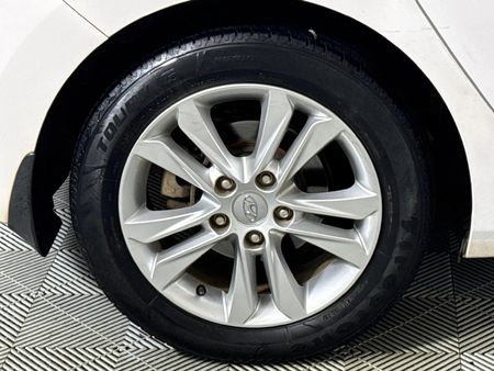 2014-Hyundai-i30-16-GLS-Premium_6