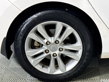 2014-Hyundai-i30-16-GLS-Premium_7