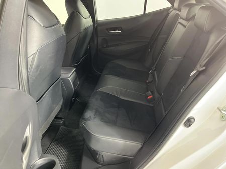2023-Toyota-Corolla-18-XR-Hybrid-Auto-5-dr_3