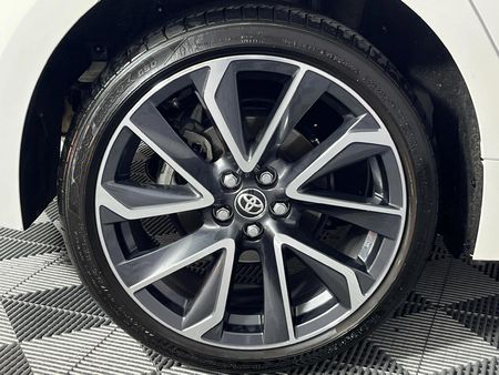 2023-Toyota-Corolla-18-XR-Hybrid-Auto-5-dr_7