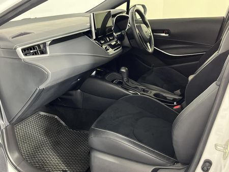 2023-Toyota-Corolla-18-XR-Hybrid-Auto-5-dr_8