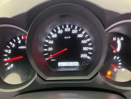 2011-Toyota-Hilux-30-D-4D-Raider-4x4-Auto-Double-Cab_2