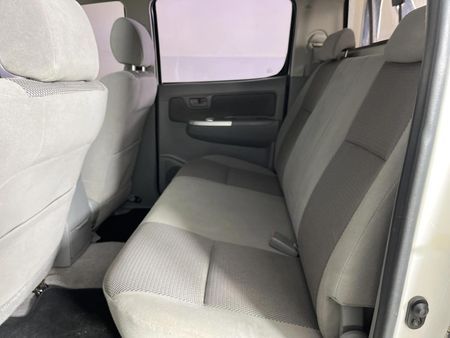 2011-Toyota-Hilux-30-D-4D-Raider-4x4-Auto-Double-Cab_3