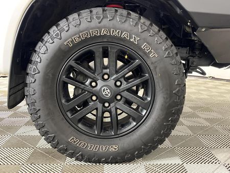2011-Toyota-Hilux-30-D-4D-Raider-4x4-Auto-Double-Cab_5