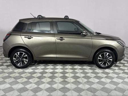 2025-Suzuki-Swift-12-GLX_17