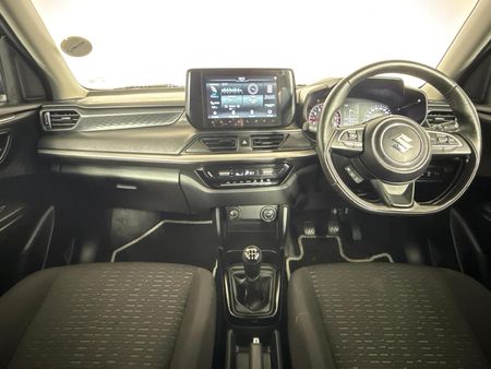 2025-Suzuki-Swift-12-GLX_1